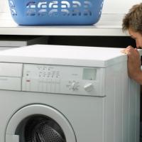 Çamaşır makinesinin montajı ve su kaynağına bağlantısı